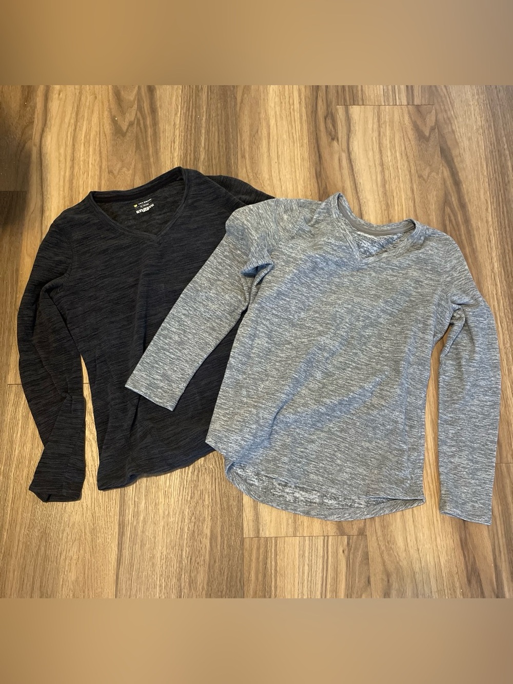 Women’s Tek Gear fleece Long-Sleeves V-Neck Shirts